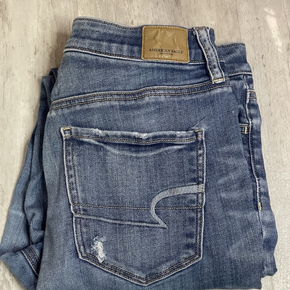 American Eagle Outfitters Women’s Straight Leg Jeans - Medium Blue